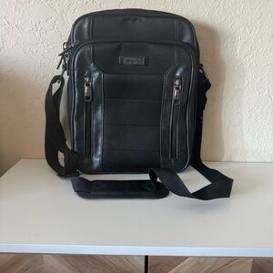 Kenneth Cole Reaction Black Messenger Bag
